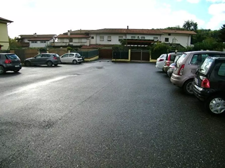 Immagine 15 di Villetta a schiera in vendita  a Massa