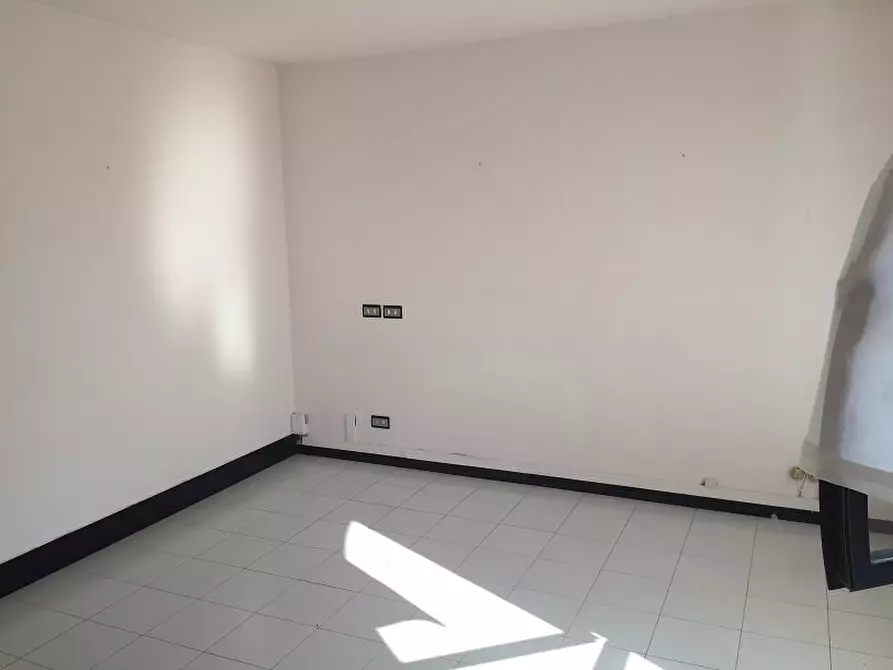 Immagine 7 di Ufficio in affitto  a Ponsacco