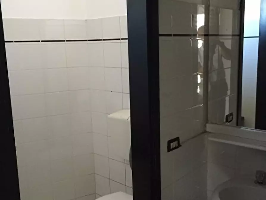 Immagine 9 di Ufficio in affitto  a Ponsacco