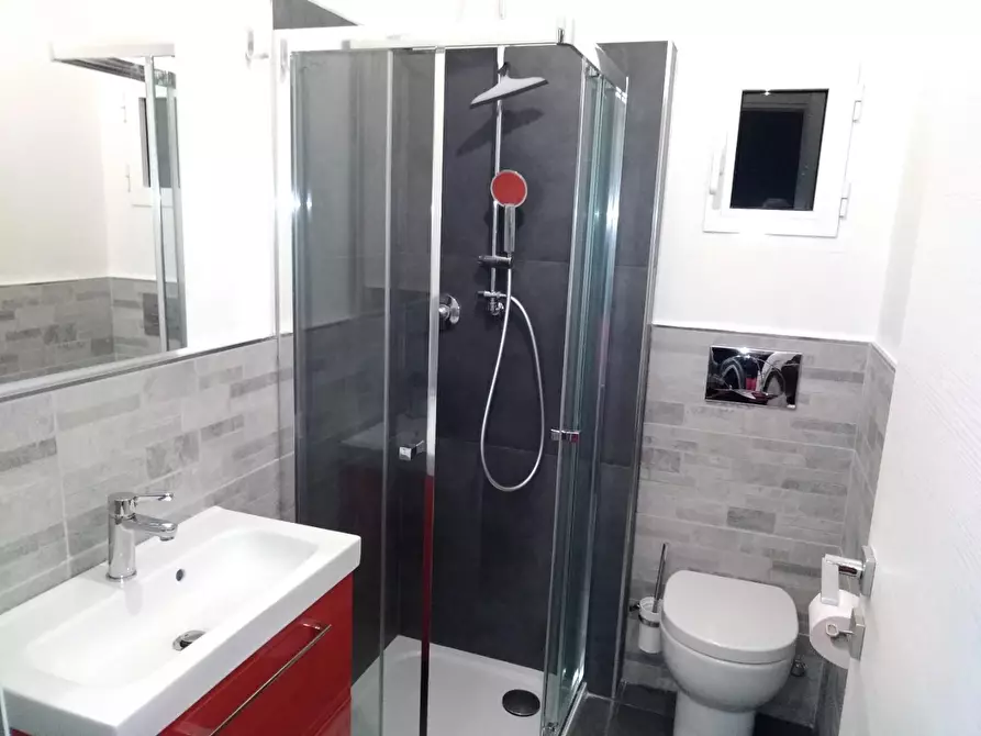 Immagine 51 di Casa semindipendente in vendita  a Carrara