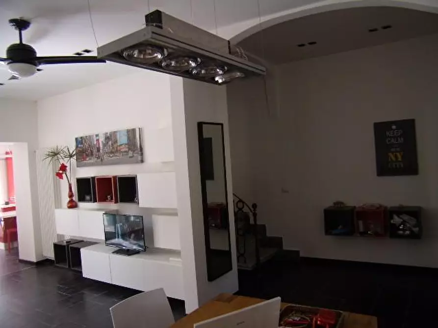 Immagine 41 di Casa semindipendente in vendita  a Carrara