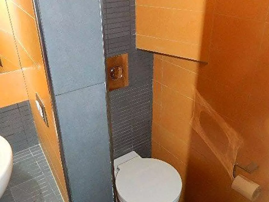 Immagine 17 di Casa semindipendente in vendita  a Carrara