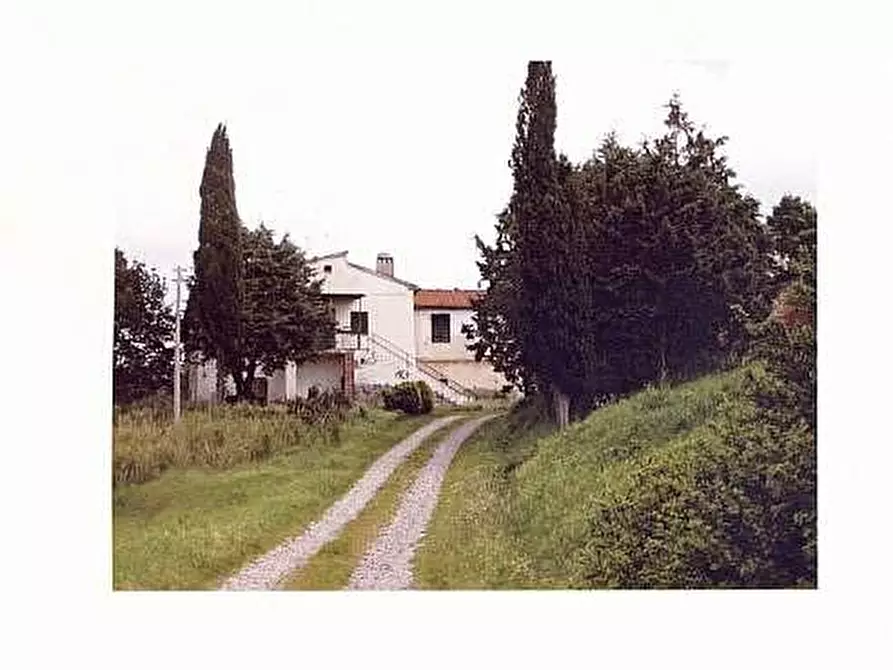 Immagine 2 di Rustico / casale in vendita  a Volterra