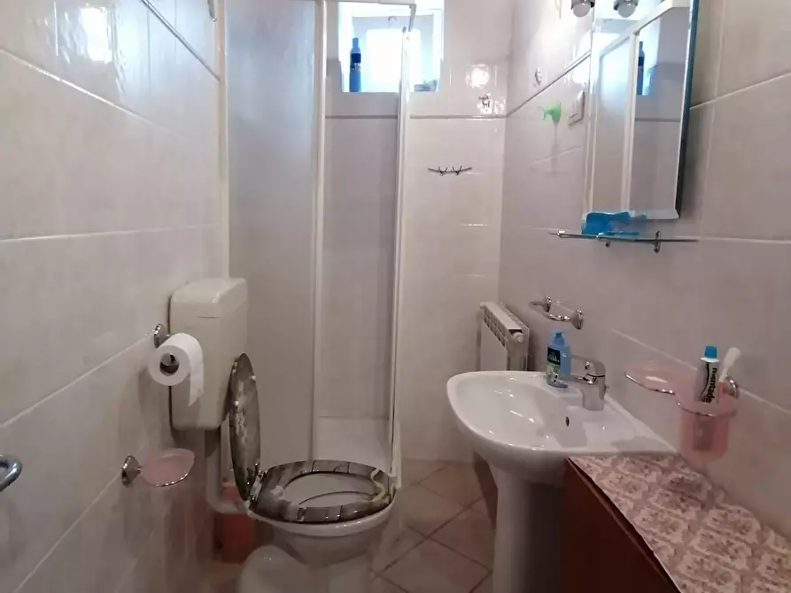 Immagine 7 di Appartamento in vendita  a Carrara