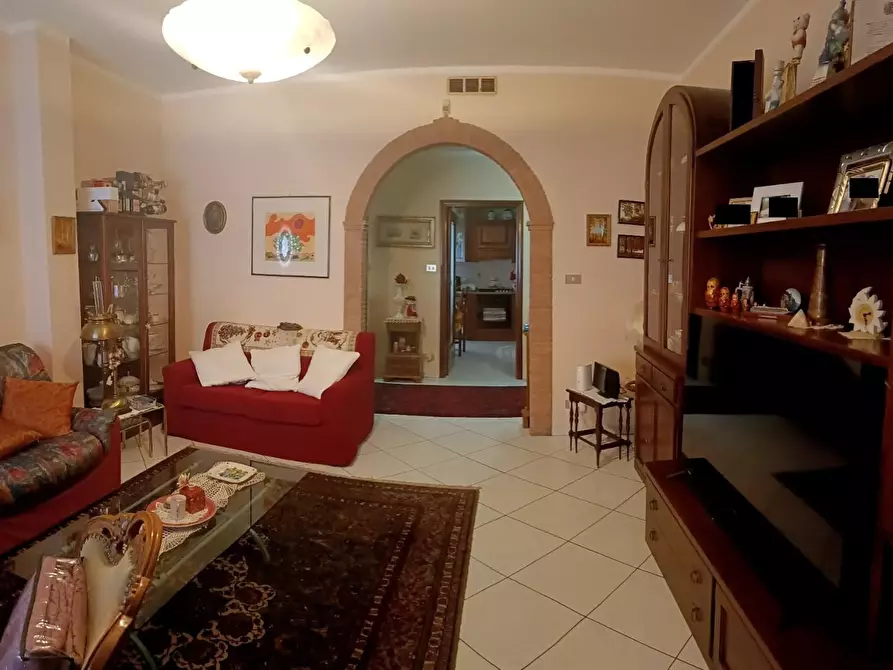 Immagine 2 di Appartamento in vendita  a Cascina