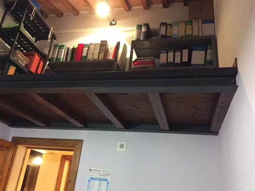 Immagine 28 di Casa colonica in vendita  a Cascina