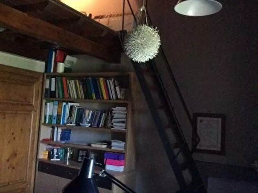 Immagine 35 di Casa colonica in vendita  a Cascina