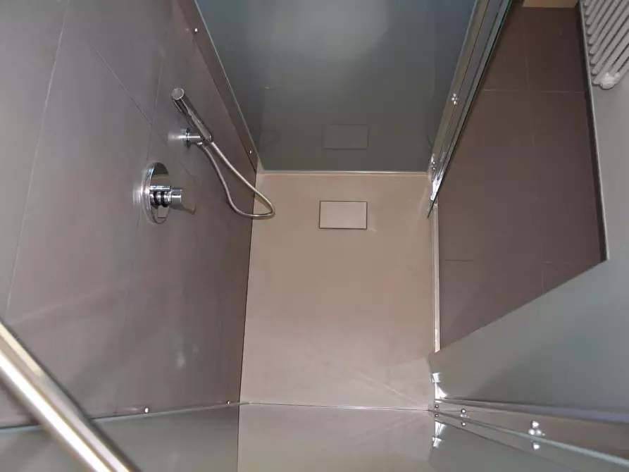 Immagine 18 di Appartamento in affitto  a Massa