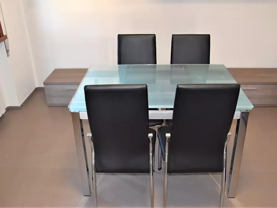 Immagine 11 di Appartamento in affitto  a Massa