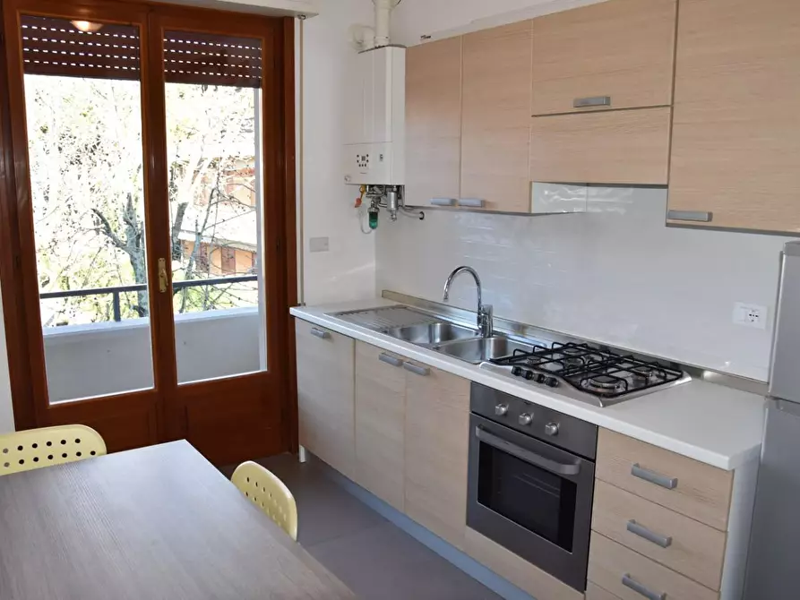 Immagine 8 di Appartamento in affitto  a Massa