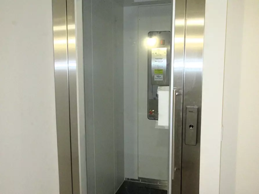 Immagine 20 di Mansarda in vendita  a Empoli