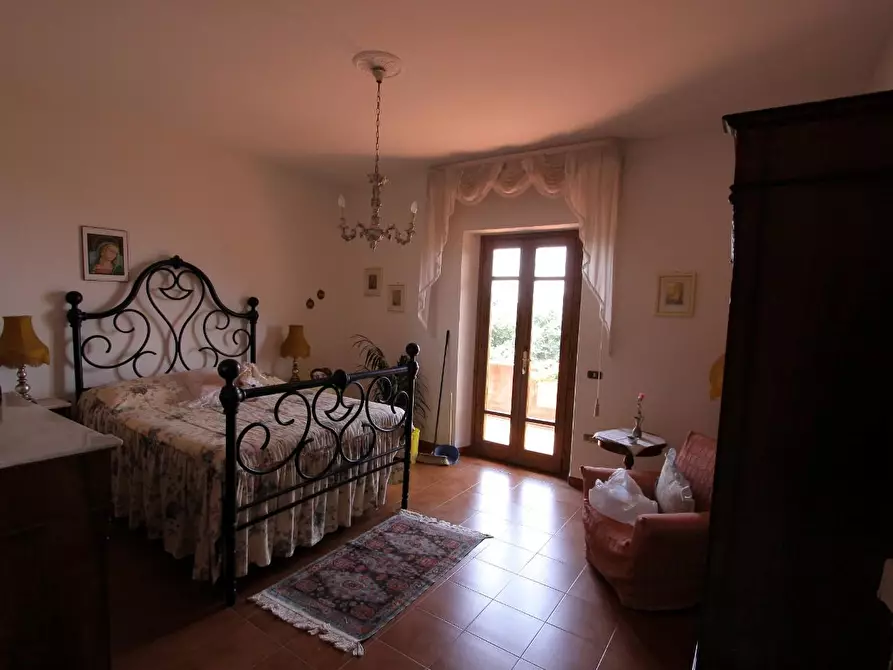 Immagine 7 di Casa colonica in vendita  a Vinci