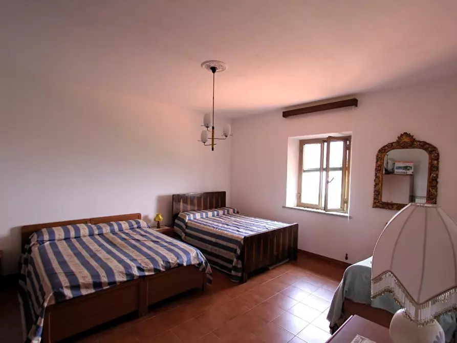 Immagine 8 di Casa colonica in vendita  a Vinci