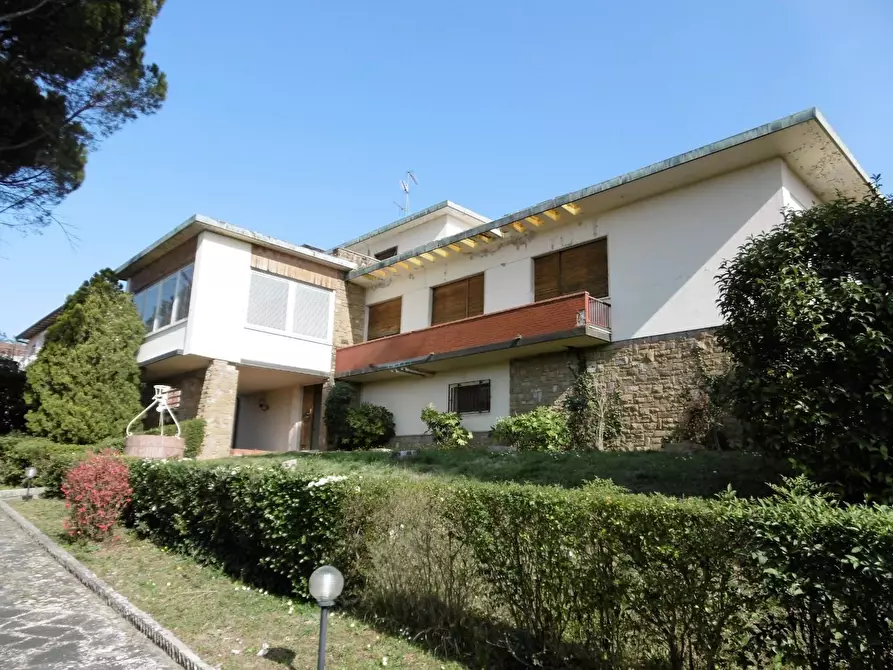 Immagine 1 di Villa in vendita  a Montelupo Fiorentino