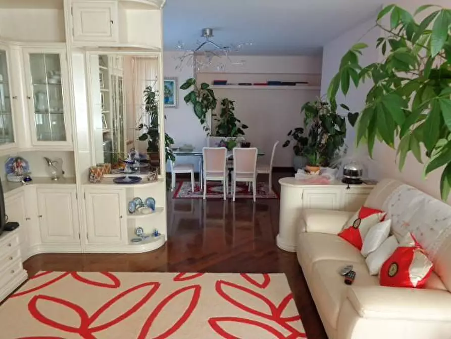 Immagine 3 di Villa in vendita  a Cerreto Guidi