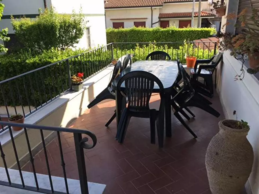 Immagine 20 di Casa bifamiliare in vendita  a Montignoso