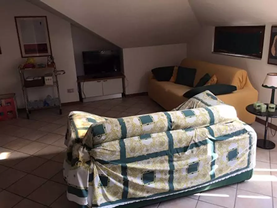 Immagine 3 di Appartamento in vendita  a Montignoso