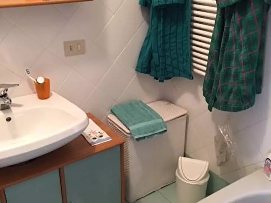 Immagine 28 di Appartamento in vendita  a Montignoso