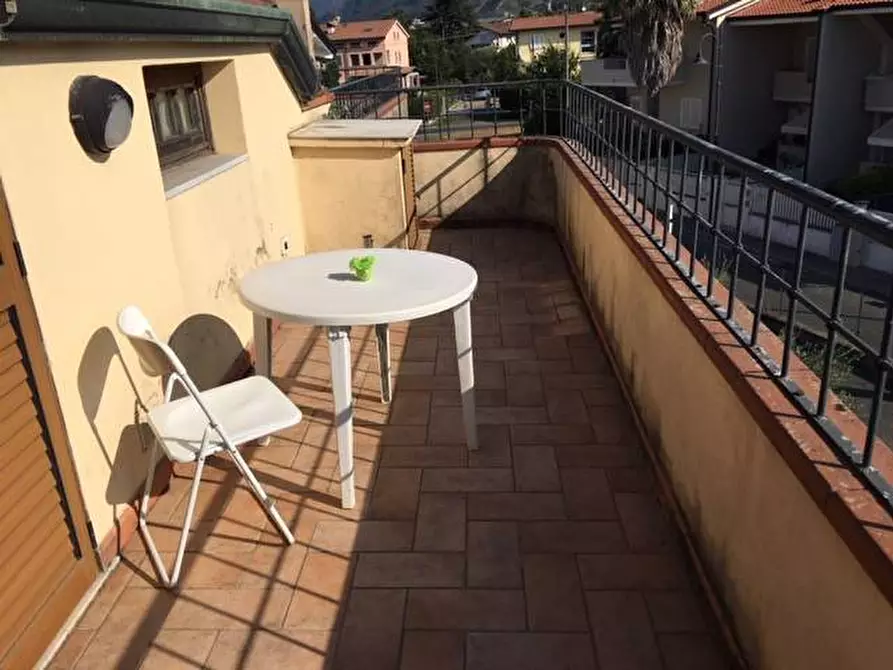 Immagine 11 di Appartamento in vendita  a Montignoso