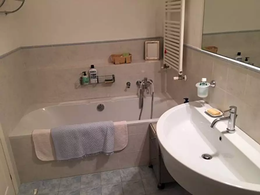 Immagine 45 di Appartamento in vendita  a Montignoso