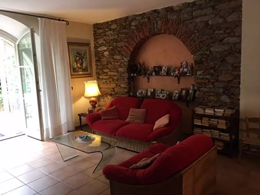 Immagine 19 di Appartamento in vendita  a Montignoso