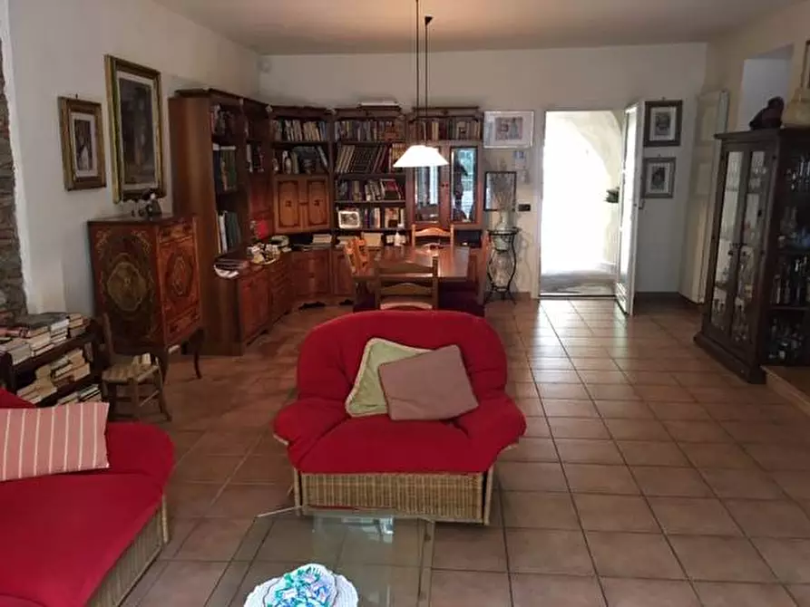 Immagine 51 di Appartamento in vendita  a Montignoso