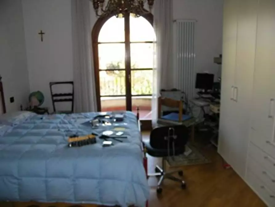 Immagine 21 di Villa in vendita  a Montignoso