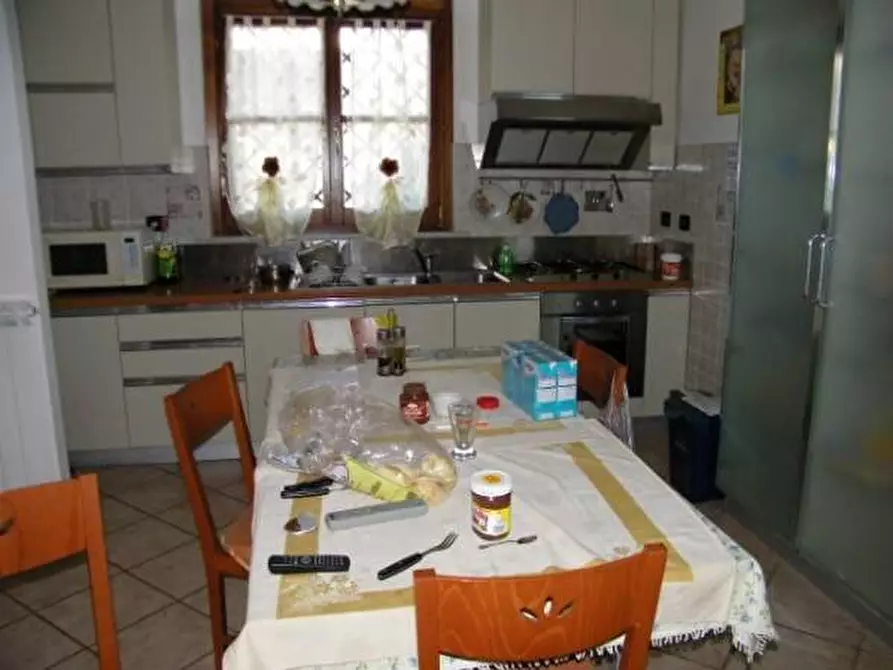 Immagine 15 di Villa in vendita  a Montignoso