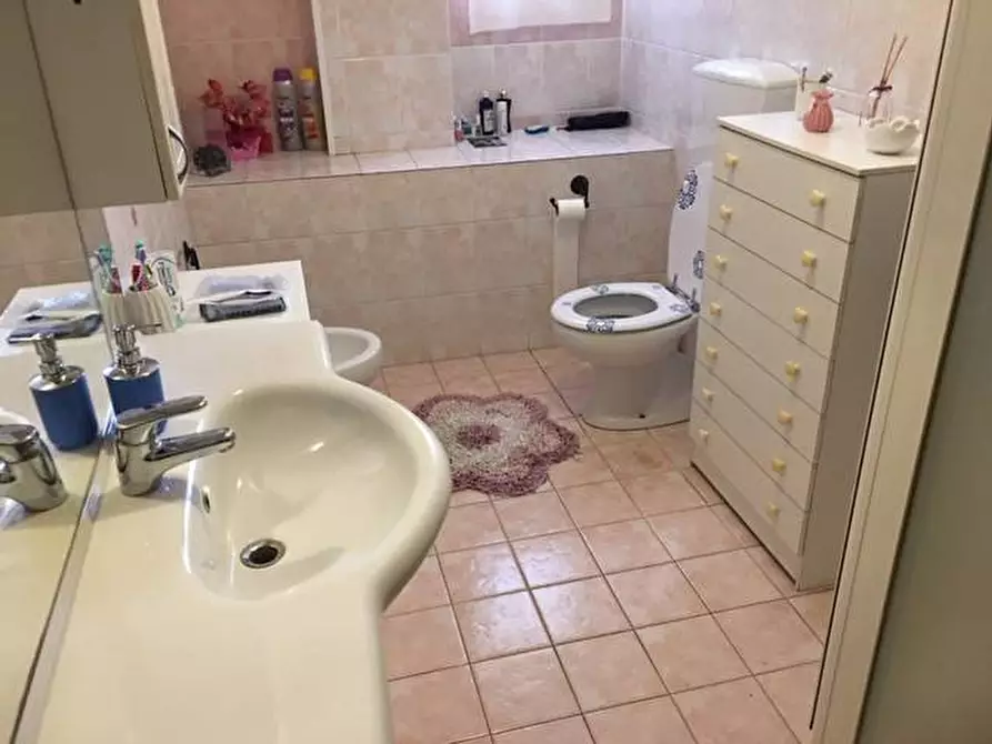 Immagine 31 di Casa bifamiliare in vendita  a Montignoso