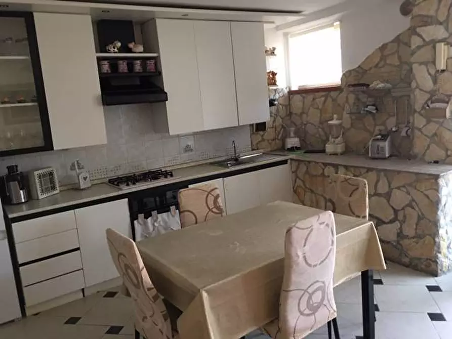 Immagine 16 di Casa bifamiliare in vendita  a Montignoso