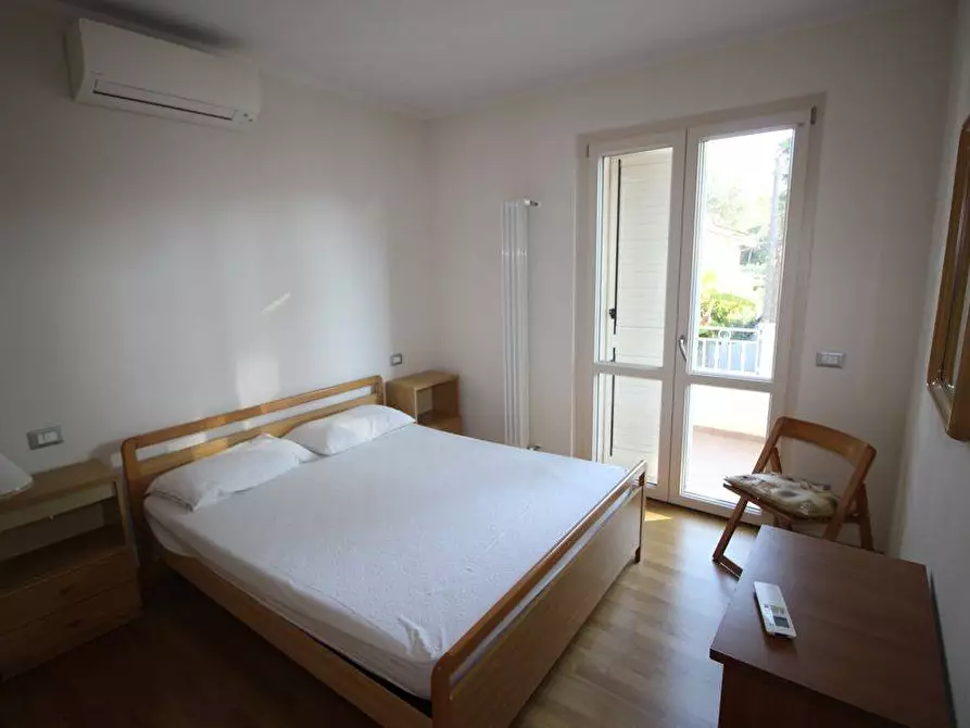 Immagine 6 di Appartamento in vendita  a Montignoso