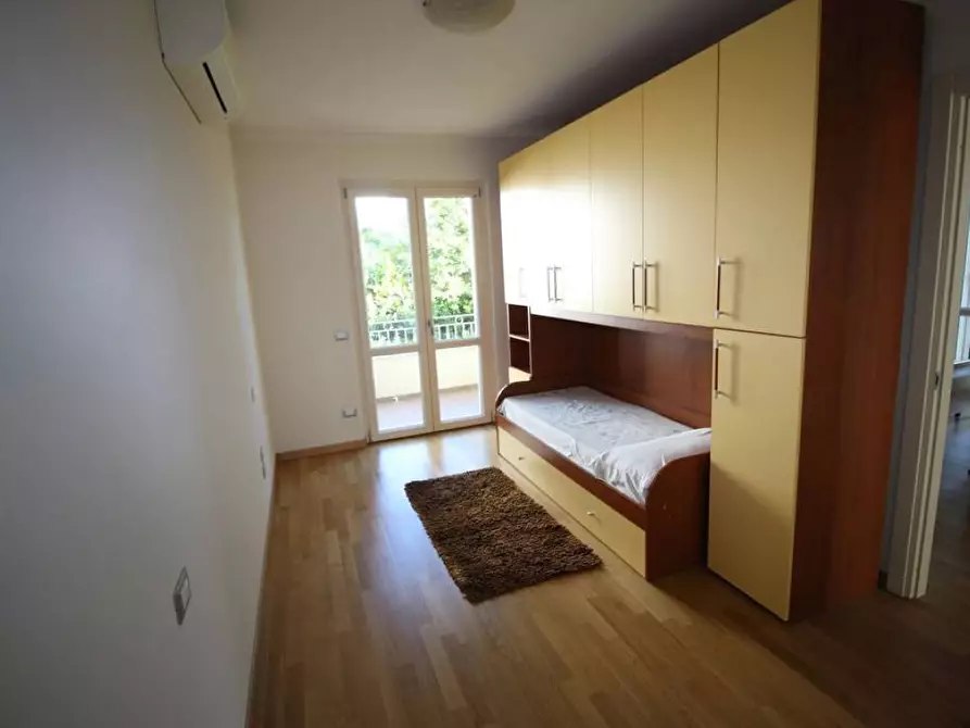 Immagine 21 di Appartamento in vendita  a Montignoso