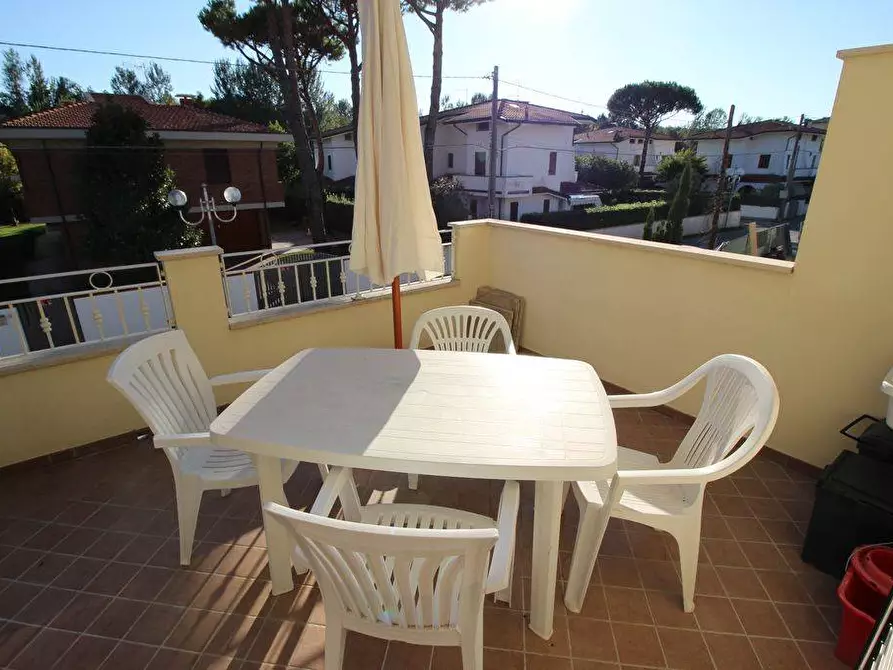 Immagine 14 di Appartamento in vendita  a Montignoso