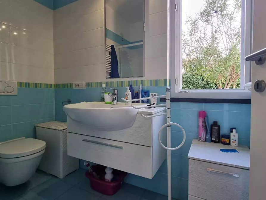 Immagine 13 di Appartamento in vendita  a Montignoso