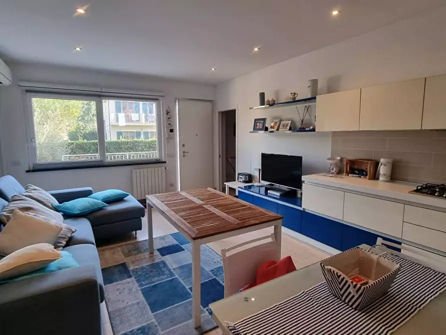 Immagine 20 di Appartamento in vendita  a Montignoso