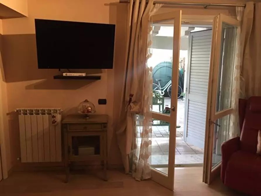 Immagine 55 di Casa bifamiliare in vendita  a Montignoso