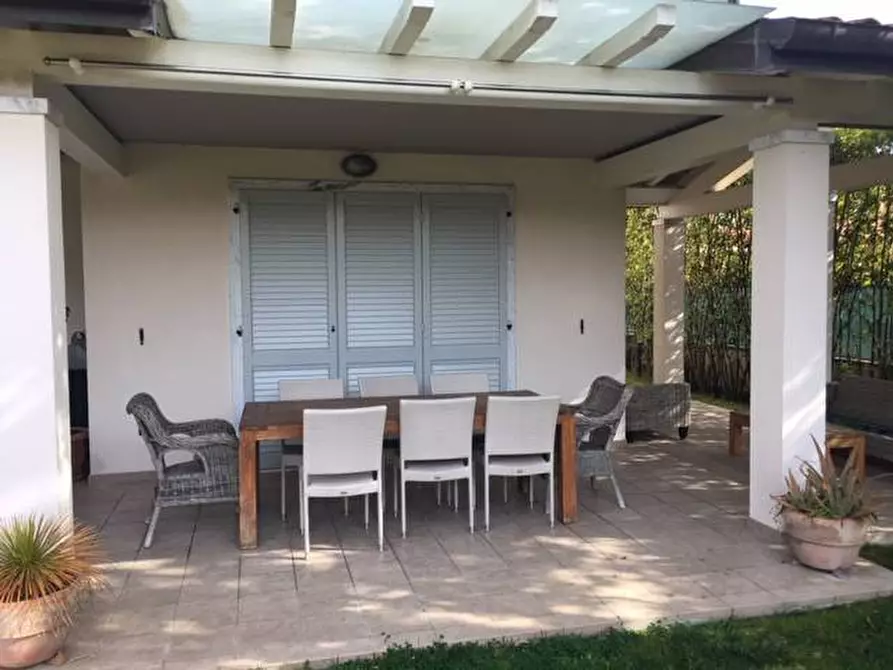 Immagine 43 di Casa bifamiliare in vendita  a Montignoso