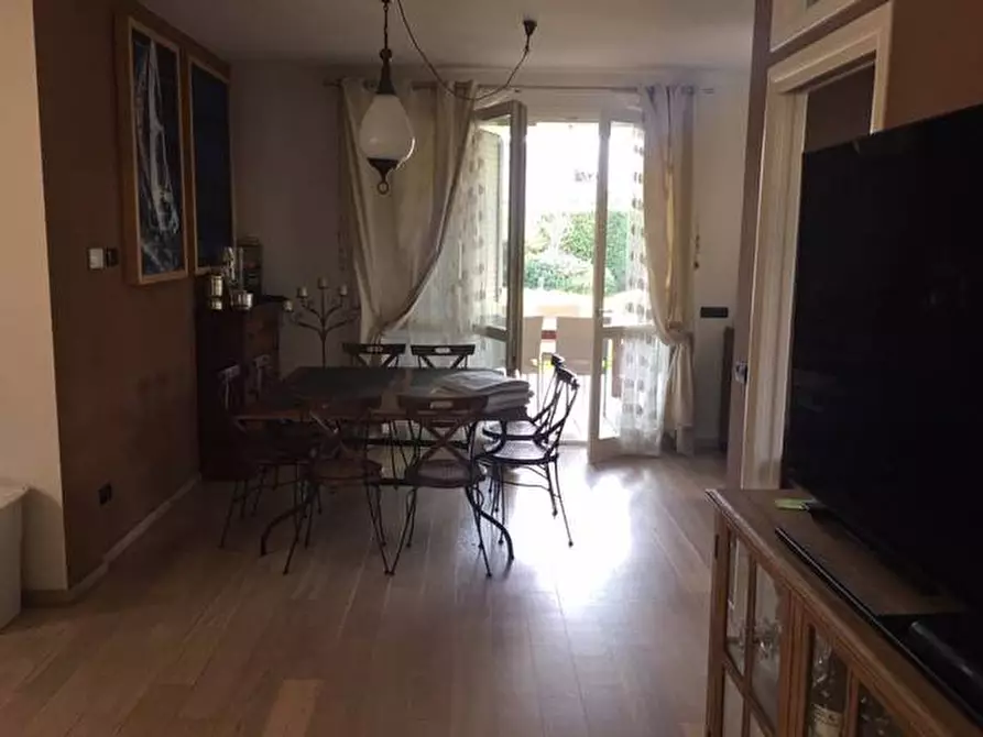 Immagine 28 di Casa bifamiliare in vendita  a Montignoso