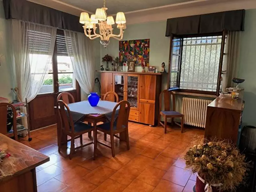 Immagine 28 di Villa in vendita  a Massa