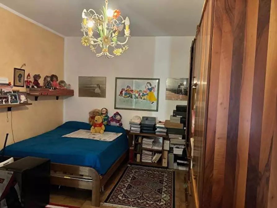 Immagine 37 di Villa in vendita  a Massa