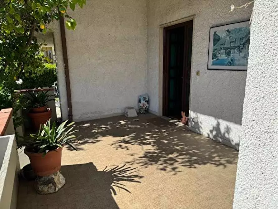 Immagine 24 di Villa in vendita  a Massa