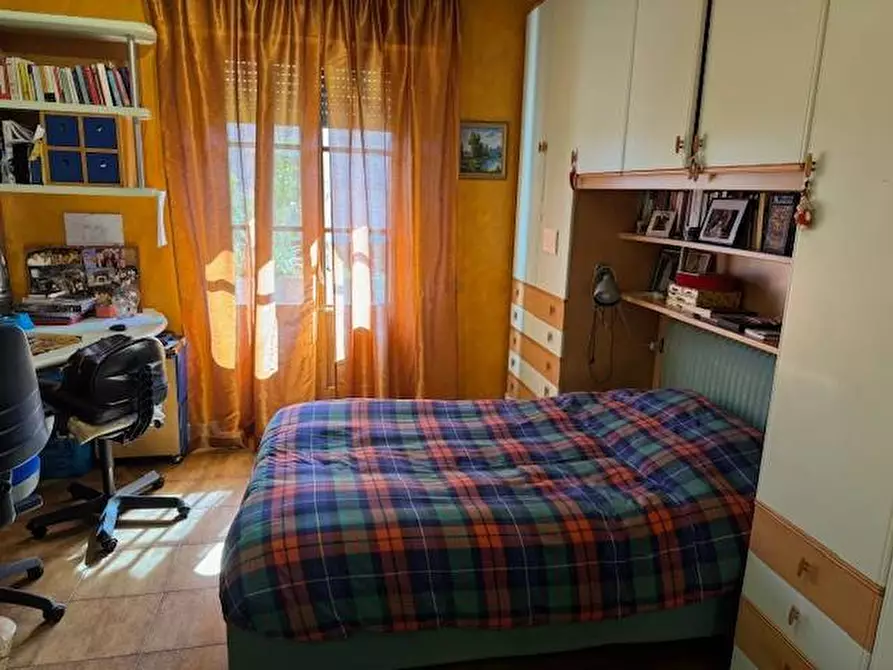 Immagine 33 di Villa in vendita  a Massa