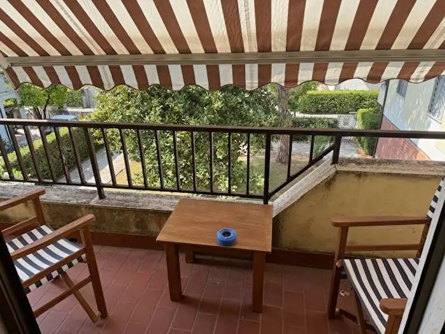 Immagine 12 di Appartamento in vendita  a Montignoso