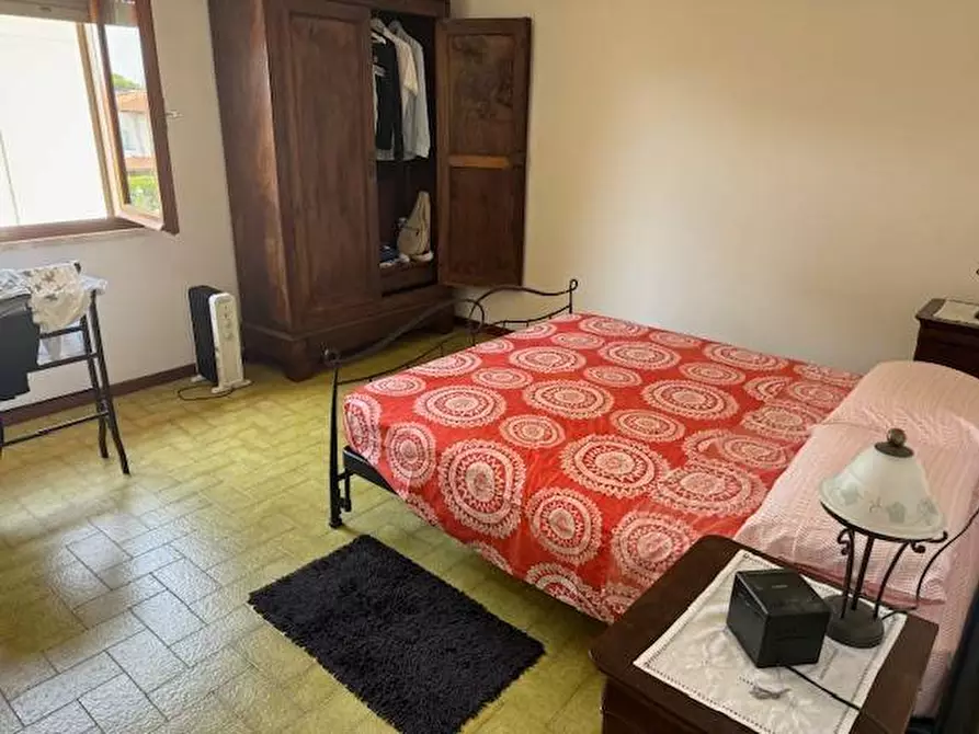 Immagine 19 di Appartamento in vendita  a Montignoso