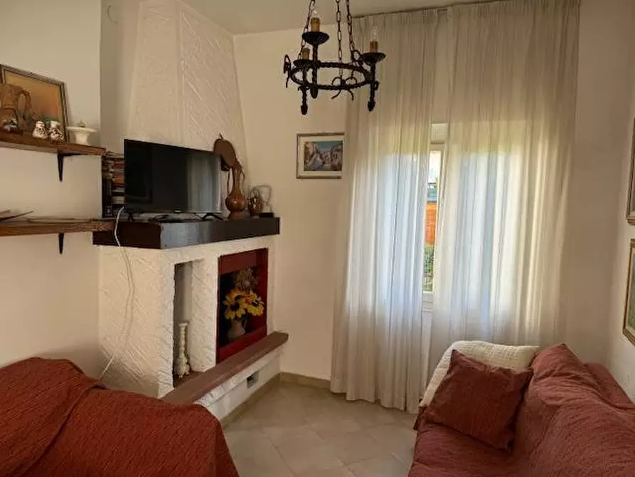 Immagine 21 di Appartamento in vendita  a Montignoso