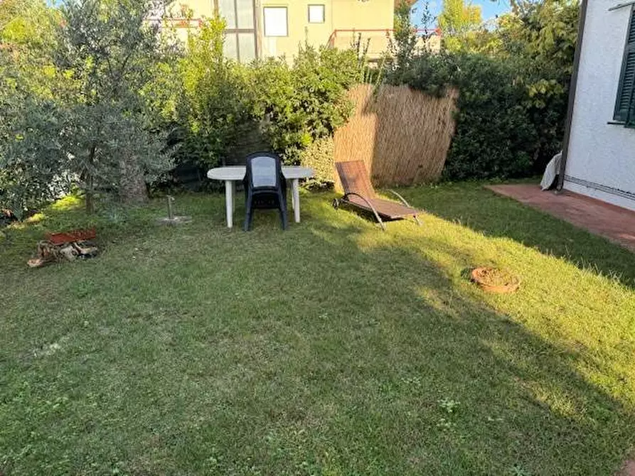 Immagine 26 di Appartamento in vendita  a Montignoso