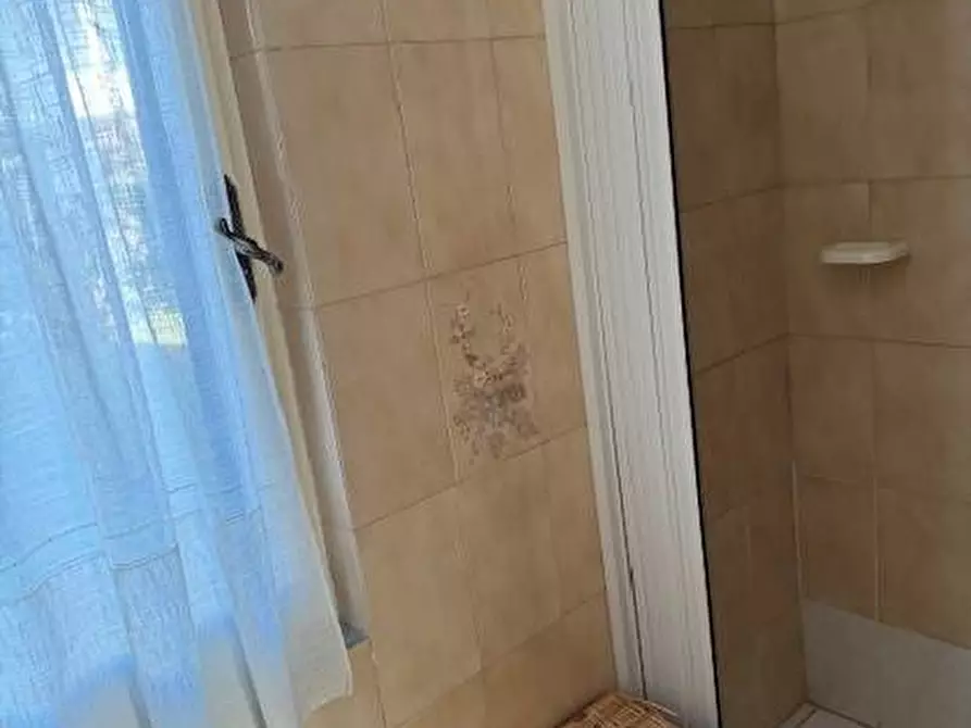 Immagine 12 di Appartamento in vendita  a Montignoso