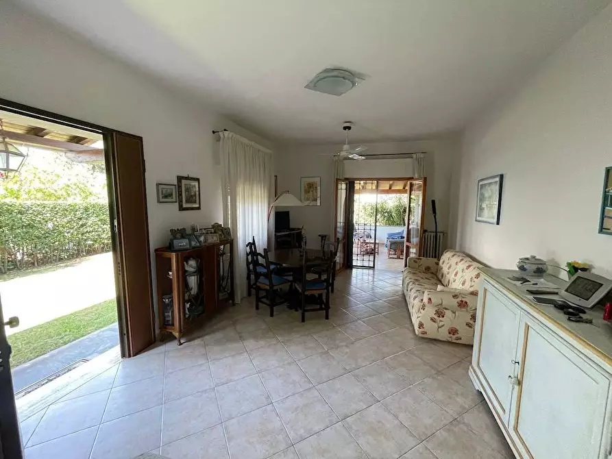 Immagine 9 di Casa bifamiliare in vendita  a Forte Dei Marmi