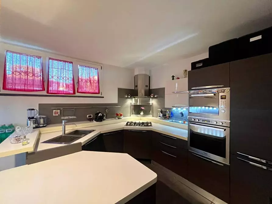 Immagine 27 di Villa in vendita  a Montignoso