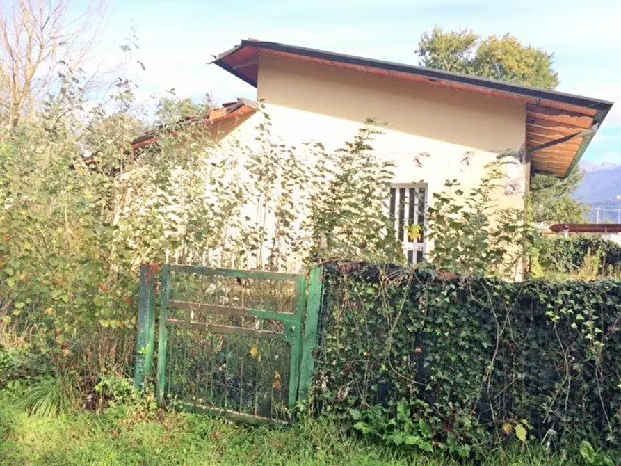 Immagine 16 di Villa in vendita  a Massa